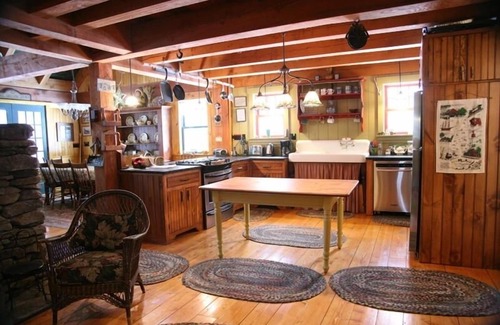 Eaton Cabin | King Pine Ski and Purity Spring Resorts (1) mile South. N.Conway 15 mins. North