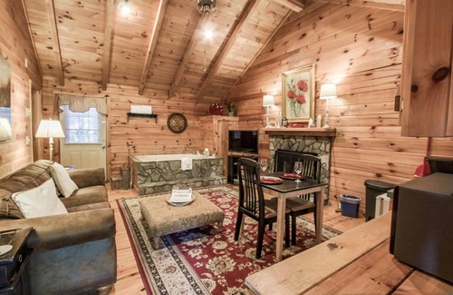 Blowing Rock Cabin | King Romance Cabin on Main St