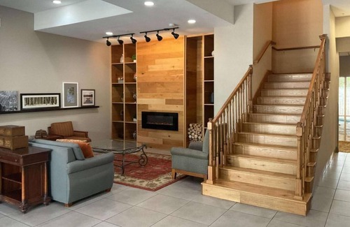 Tallahassee Apartment | King Room Near Burger King MIA