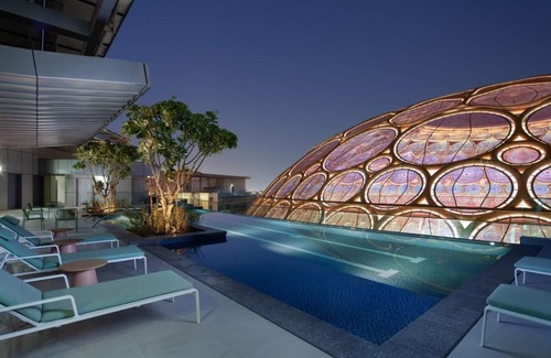 Dubai House | King Room Near Expo 2020 By Luxury Bookings Ab