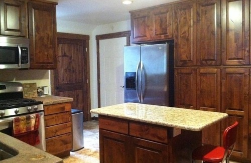 West Glacier Cabin | King's Cabin, just 2 miles from the Park entrance in West Glacier!