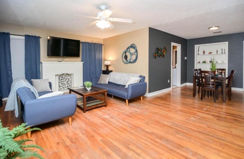 Tech Terrace House | ◈ King's Retreat ◈ 3BR/2BA ◈ 1/2 mile to Tech