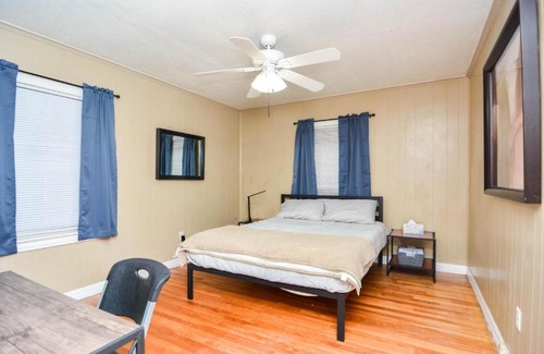 Tech Terrace House | ◈ King's Retreat ◈ 3BR/2BA ◈ 1/2 mile to Tech