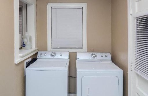 Tech Terrace House | ◈ King's Retreat ◈ 3BR/2BA ◈ 1/2 mile to Tech
