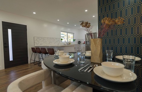 Whittier Apartment | King size bed close to Dineyland!