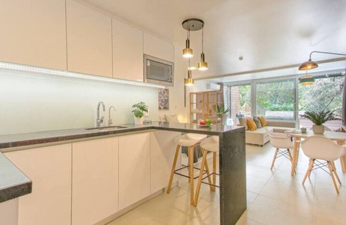 El Golf Apartment | King-size bed with terrace and Air Conditioning!n