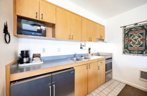 Truckee Condo | King Studio w/Lake View #145 at Donner Lake Village
