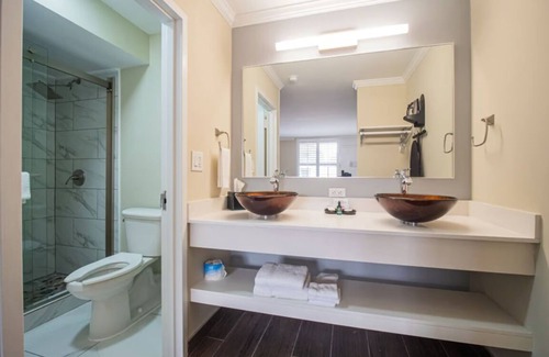 Ocala Hotel | King Suite at Equus Inn, Pet-friendly, Free Parking and Breakfast