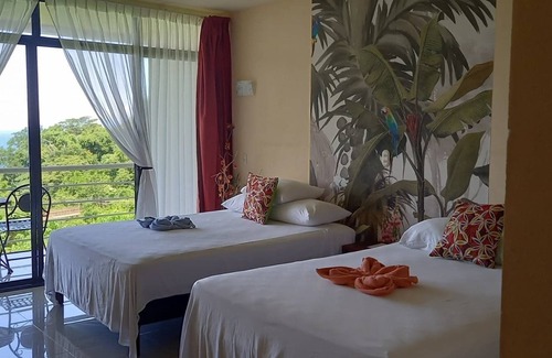 Montezuma Cabin | King Suite