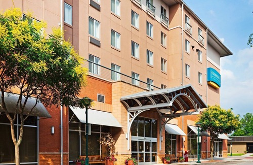 Downtown Chattanooga Condo | King Suite in Downtown Chattanooga | Free Breakfast + Hot Tub Access