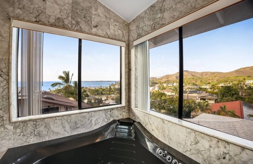 Kaneohe Villa | King Suite Oasis: Unwind with Jacuzzi & Bay Views (Unit B)n