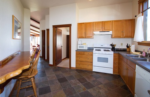 Mendocino Apartment | King Suite overlooking Mendocino Village and ocean