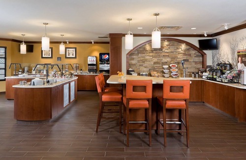 North Wales Condo | King Suite | Pool, Whirlpool access!