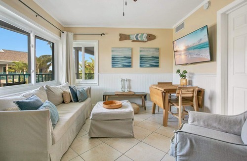 Bay Esplanade Condo | King Suite with bath
