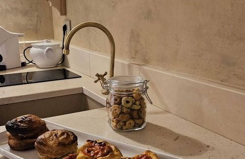 Felline Bed & Breakfast | King Suite with Private Jacuzzi - Charming in Felline | Borgo Don Ciccio