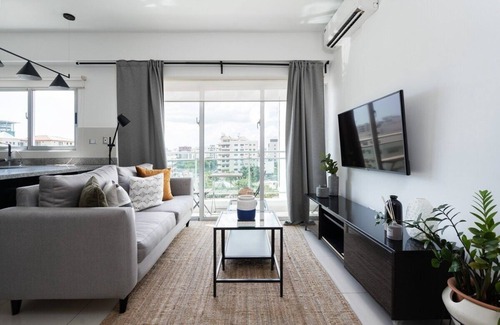 Downtown Santo Domingo Condo | KingBed-BestLocation-WiFi-Gym-CityView-YellowKey*