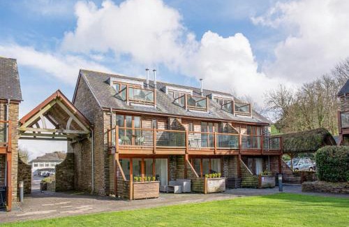 Bugford House | Kingfisher