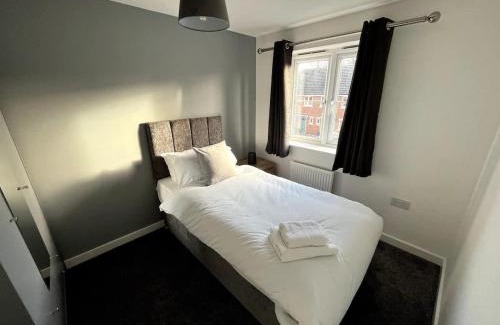 Stockton-on-Tees House | Kingfisher House by Blue Skies Stays