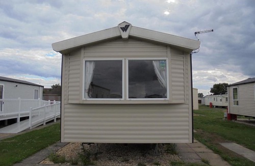 Ingoldmells Apartment | Kingfisher Vacation III 6 Berth 3 bedrooms Close to site entrance