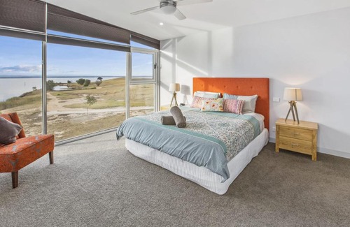 Paynesville House | Kings Landing - Luxury Waterfront and STUNNING views