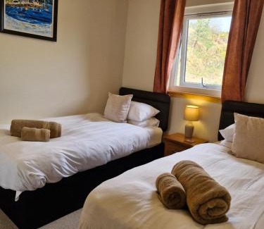 Lochgilphead House | Kings Reach - Crinan Cottage