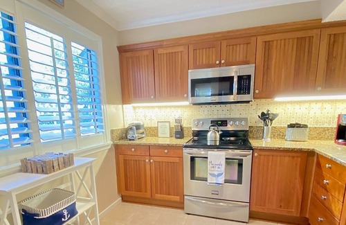 Arcadian Shores Villa | Kingston Resort: Winter rates, Ground floor, 7 min walk to beach, two decks