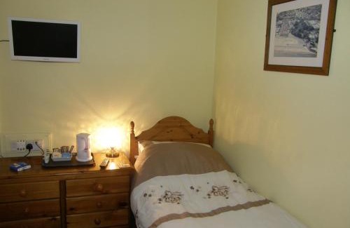 Paignton Bed & Breakfast | Kingswinford Guest House