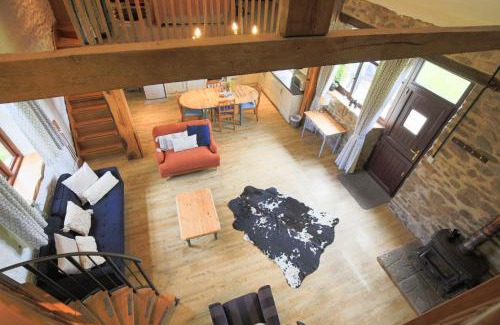 Hawkridge House | Kiri & Norton a Combined Retreat for 10 Guests