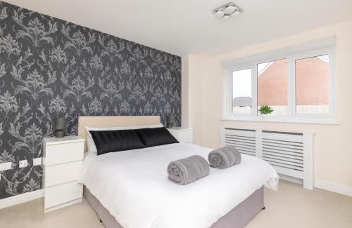 Stanley House | Kirkstall by Alt-Stay Accommodation - 4 Bed House Ideal For Workforces & Relocations - Weekly & Monthly Rates Available