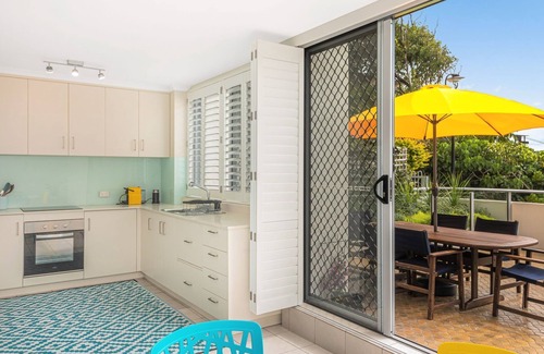 Coolangatta Apartment | Kirra Gardens 5 - Kirra Point Beachfront - Min. 3. Night Stays!