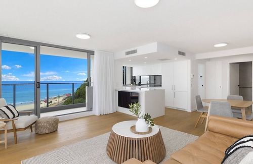Coolangatta Apartment | Kirra Gardens Unit 27 Renovated 2 bedroom unit with ocean views and Wi-Fi included