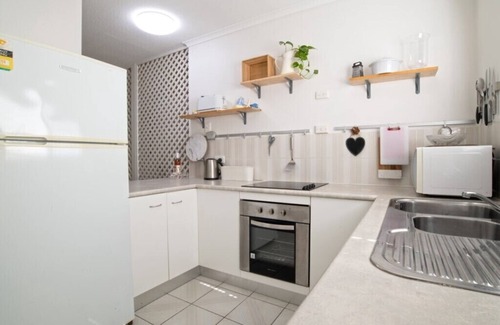 Wongaling Beach Apartment | Kirrama 2