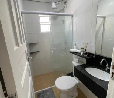 Jardim Virginia Apartment | Kit net completa na Praia da Enseada