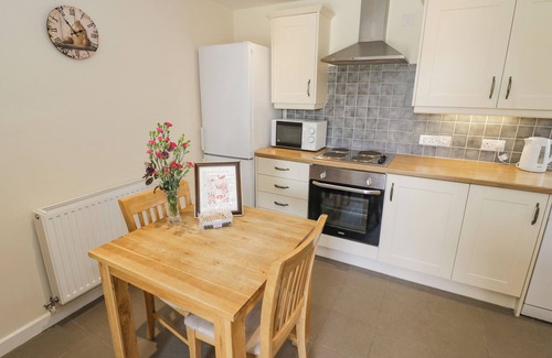 Acton Scott Cottage | KITE'S NEST, pet friendly, with a garden in Eaton-Under-Heywood