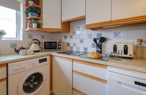 Aldeburgh Cottage | Kittiwake - sleeps 7 guests in 3 bedrooms