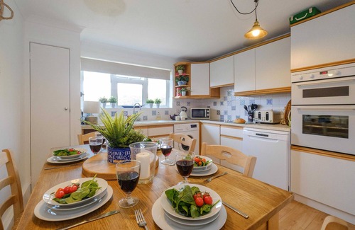 Aldeburgh Cottage | Kittiwake - sleeps 7 guests in 3 bedrooms