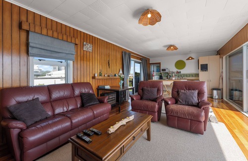 Waihi Beach House | Kiwi Beach Bach - Waihi Beach Holiday Home