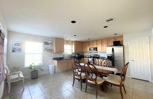 Southeast Houston House | KIWI House near Med Center/NRG