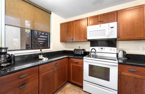 Kahaluu Bay Condo | Kksr#7-103 Ground Floor, Garden/Golf Course Views, Beautifully Remodeled