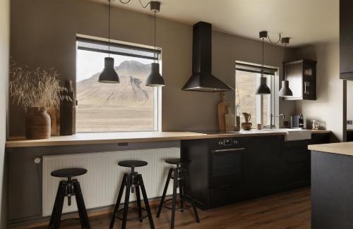 Eyja- og Miklaholtshreppur House | Klöpp Lodge - Snæfellsnes Peninsula