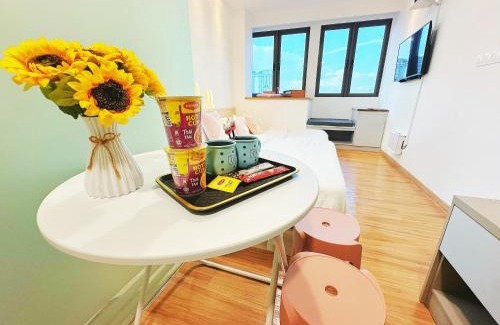 Brickfields Apartment | KL Sentral Monorail 4 pax Kuala Lumpur, Sky Pool Family Merdeka 118 Nice View