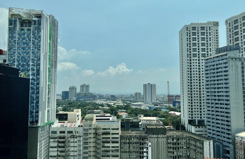 Legazpi Village Condo | KL Tower - Nicely Furnished 1BR near Greenbelt Mall Makati City