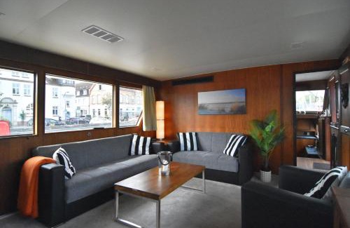 Eckernfoerde Boat Rental | Klassische Motoryacht Ocean Motion