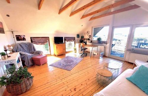 Halver Apartment | Kleines Haus mitten in der Natur mit eigener Terrasse und Sonnenbalkon