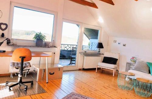 Halver Apartment | Kleines Haus mitten in der Natur mit eigener Terrasse und Sonnenbalkon