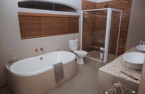 Bela-Bela House | Klip en Kristal Guest House