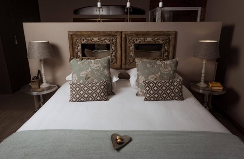 Bela-Bela House | Klip en Kristal Guest House