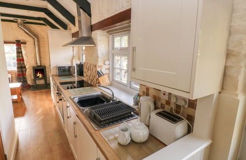 Llys Y Fran Cottage | KNAP COTTAGE, pet friendly, character holiday cottage in Maenclochog