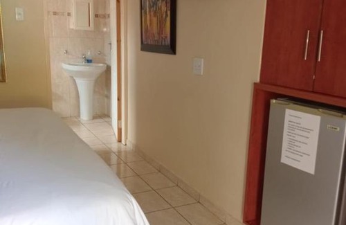 Rustenburg Bed & Breakfast | KnB Guesthouse