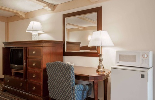 South Greensburg Hotel | Knights Inn Greensburg
